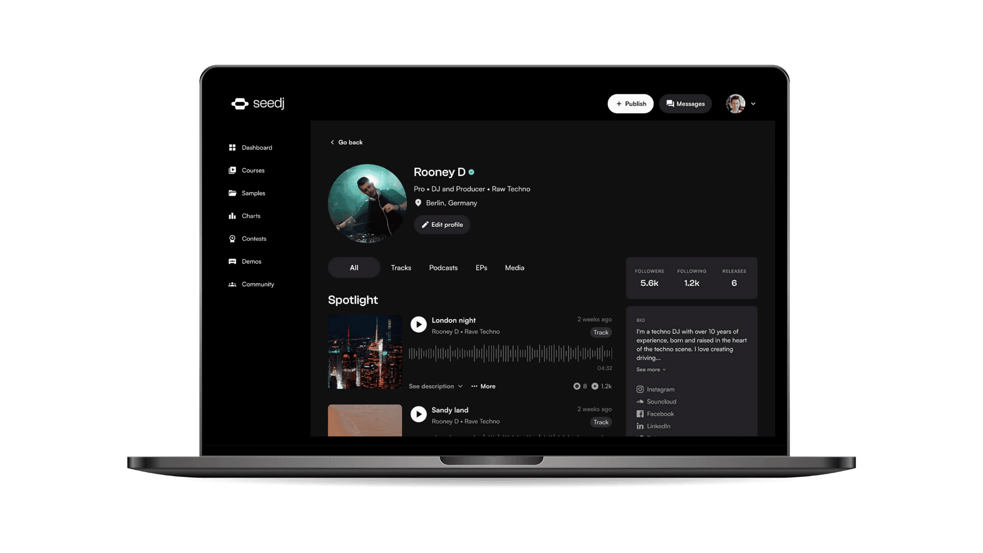 Laptop-mockup-with-course-Profile